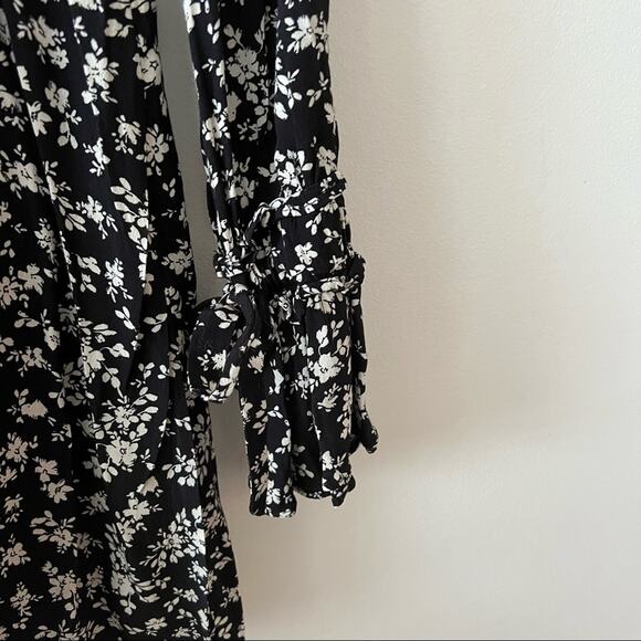 The East Order Elsa Black Floral Mini Dress - Picture 6 of 7